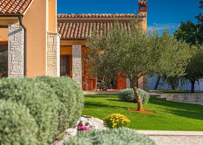 Tina Barban פולה